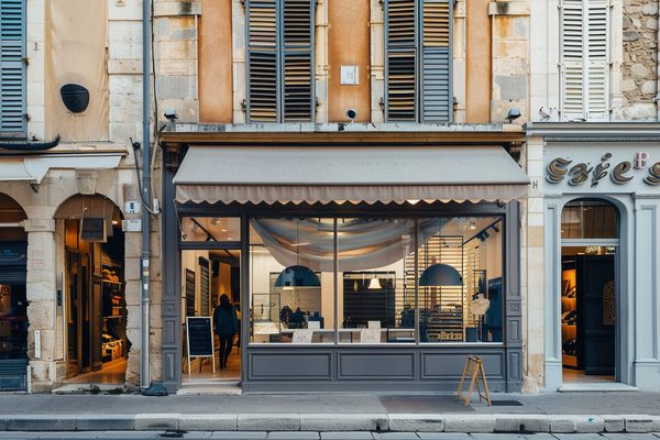 Découvrez abristore : votre storiste expert à Toulon